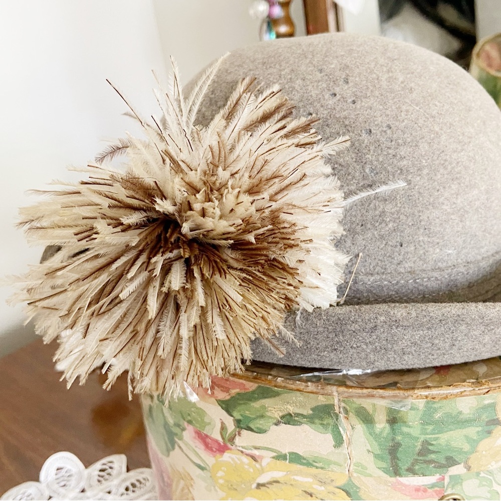 Vintage Esccello Wool Hat 1940s Feather Pom Pom